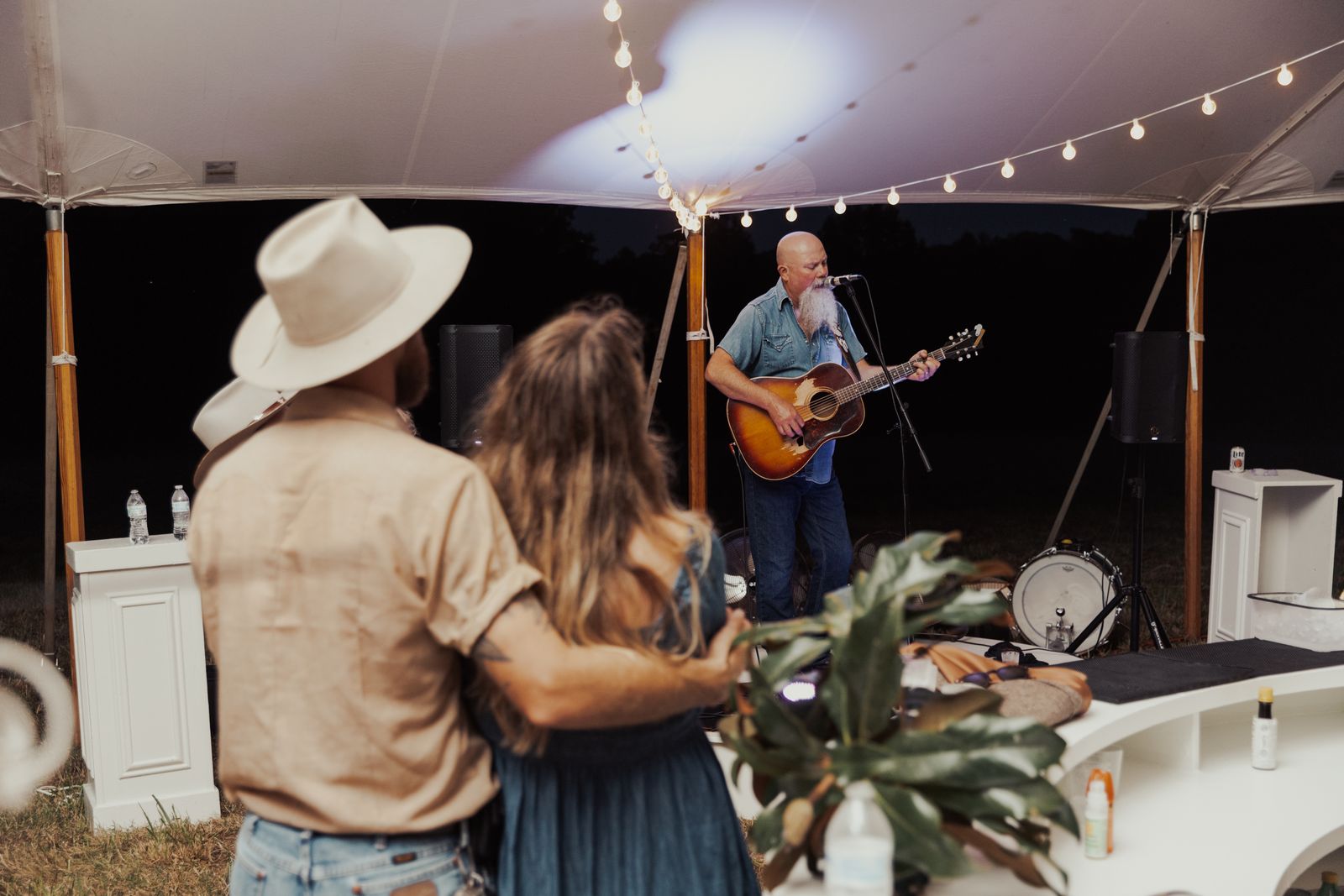 Live acoustic music under the tent